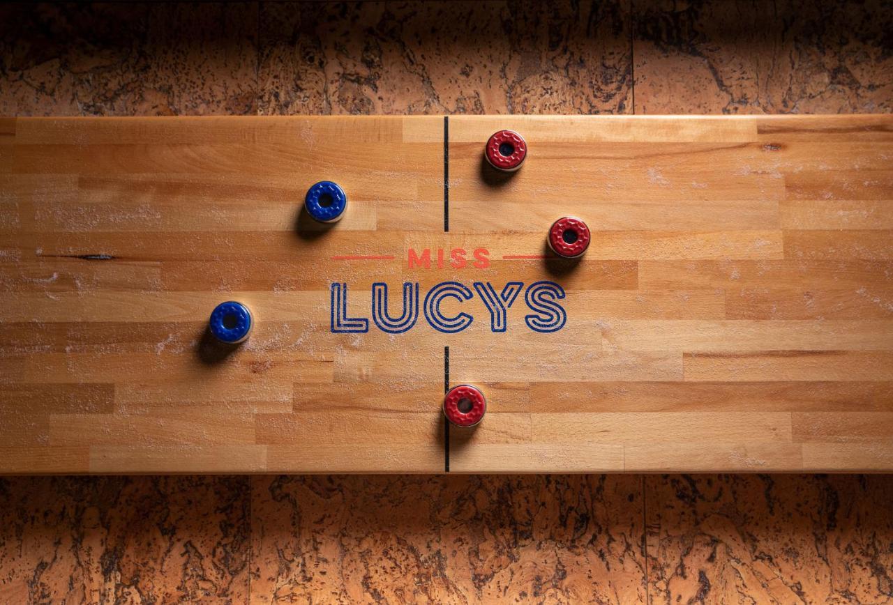 Lylo Auckland Hotel ภายนอก รูปภาพ Miss Lucy's