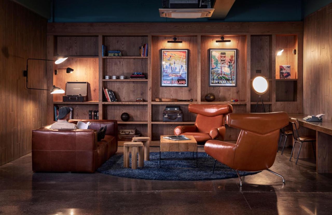 Lylo Auckland Hotel ภายนอก รูปภาพ The library at the hotel