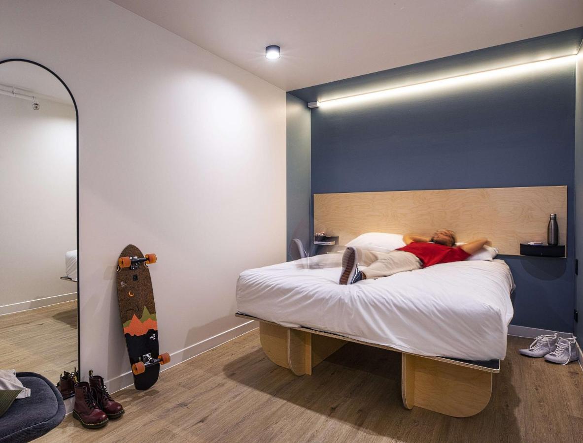 Lylo Auckland Hotel ภายนอก รูปภาพ A bedroom at the hotel
