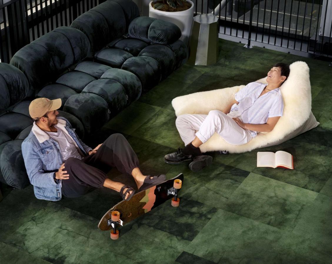 Lylo Auckland Hotel ภายนอก รูปภาพ The original "sheepskin" model