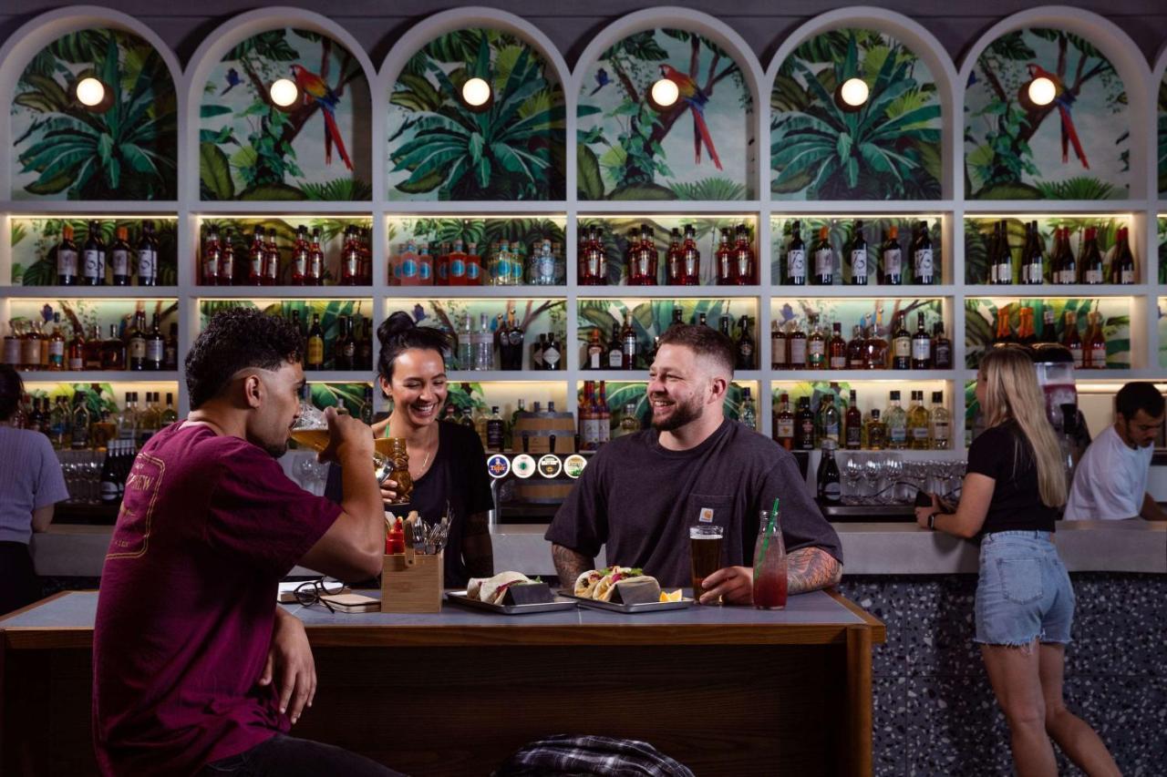 Lylo Auckland Hotel ภายนอก รูปภาพ The bar at the 2019 edition of the festival